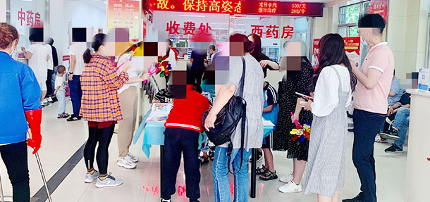 六一儿童节快乐!这个儿童节一起争做“远大小画家”!作品评选活动同步进行中!”