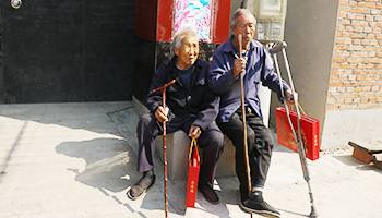 石家庄远大中医皮肤病医院爱心公益再出发-走进赞皇县