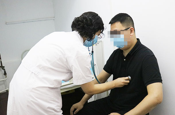 未雨绸缪：石家庄远大中医皮肤病医院新冠肺炎疫情防控救治应急演练启动!